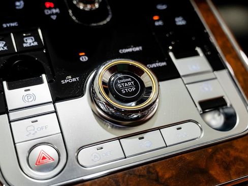 Used 2023 Bentley Flying Spur W12 AWD/4WD image 62