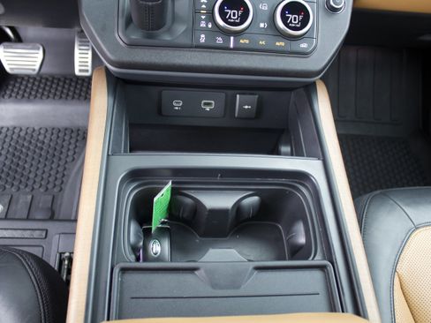 Used 2022 Land Rover Defender 90 X image 27