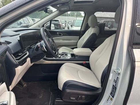 Certified 2025 Kia Carnival SX Prestige FWD image 5