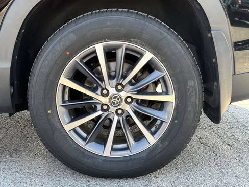 Used 2018 Toyota Highlander XLE w/ Protection Package #3 AWD/4WD image 11