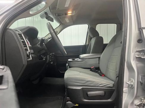 Used 2018 RAM 1500 Express AWD/4WD image 15