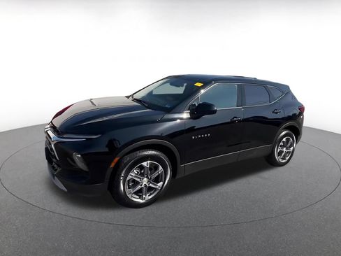 Used 2026 Chevrolet Blazer LT FWD image 8