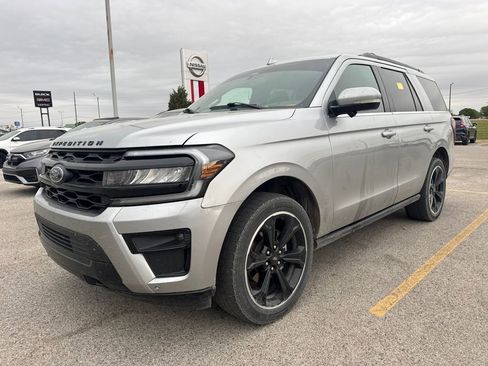 Used 2022 Ford Expedition Limited image 1