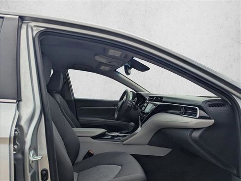 Used 2018 Toyota Camry LE w/ Convenience Package image 16