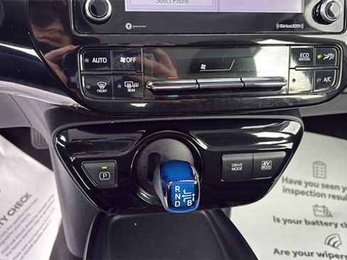 Used 2021 Toyota Prius LE image 14