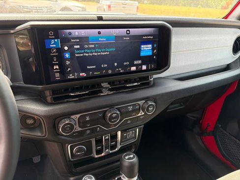 Used 2025 Jeep Wrangler Unlimited Sport AWD/4WD image 28