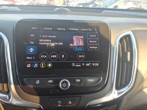 Used 2022 Chevrolet Equinox Premier image 16