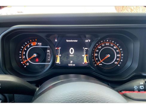 Used 2024 Jeep Wrangler Unlimited Rubicon w/ Technology Group image 21