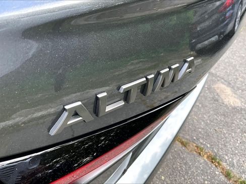 Used 2024 Nissan Altima 2.5 SR w/ SR Premium Package FWD image 10