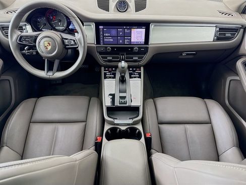 Certified 2023 Porsche Macan Turbo image 27