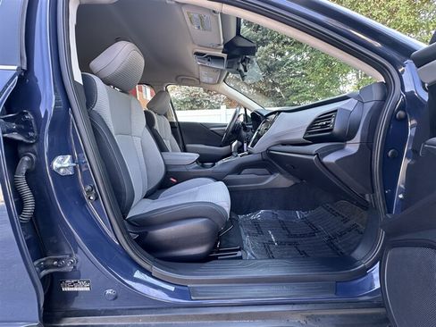 Used 2025 Subaru Outback Premium AWD/4WD image 5