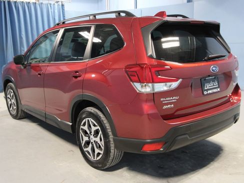 Used 2023 Subaru Forester Premium image 36