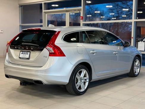 Used 2015 Volvo V60 T5 Premier Plus image 12