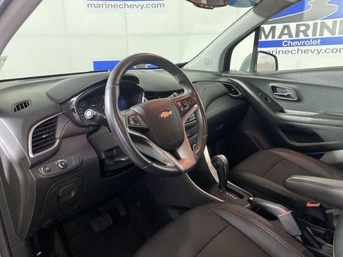 Certified 2022 Chevrolet Trax LT w/ Driver Confidence Package image 15