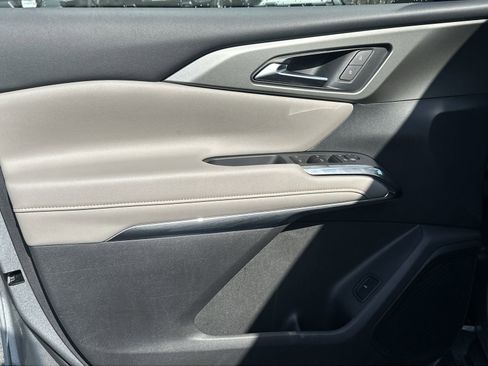 Used 2025 Chevrolet Traverse LT AWD/4WD image 14