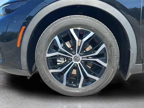 Used 2023 Toyota Crown XLE image 28