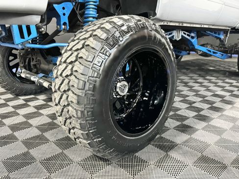 Used 2014 Ford F250 Platinum w/ FX4 Off-Road Package image 8