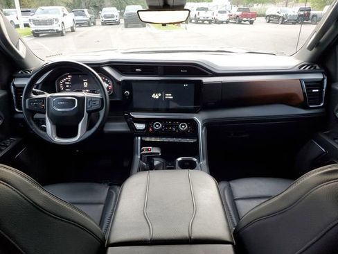 Used 2024 GMC Sierra 1500 Denali w/ Technology Package image 12