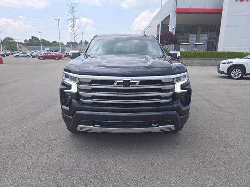 Used 2024 Chevrolet Silverado 1500 High Country w/ High Country Premium Package image 3