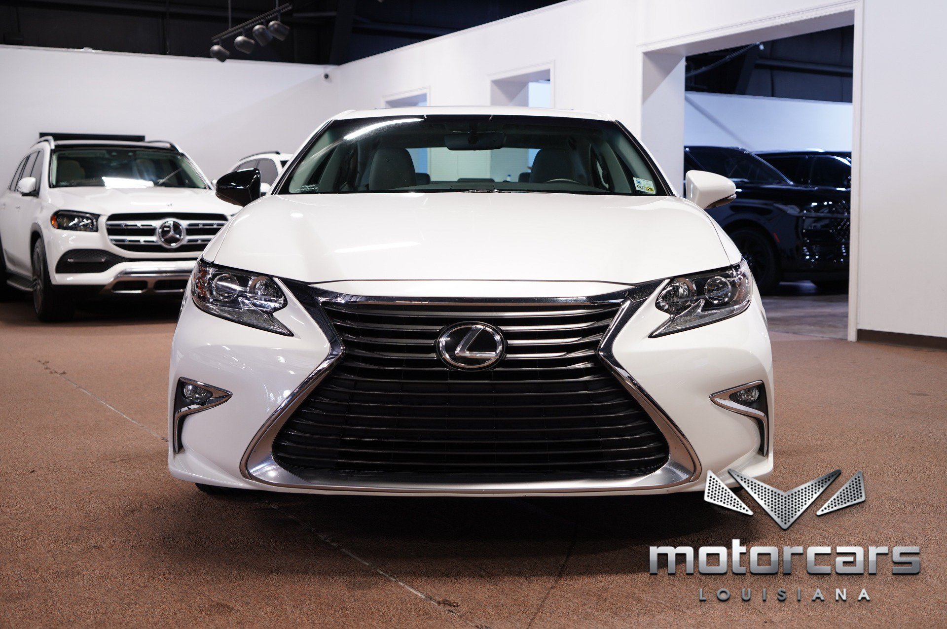 Used 2016 Lexus ES 350 w/ Accessory Package FWD image 2