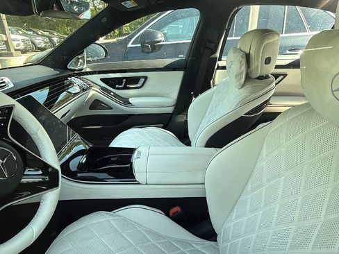 Used 2024 Mercedes-Benz S 580 4MATIC Sedan image 5