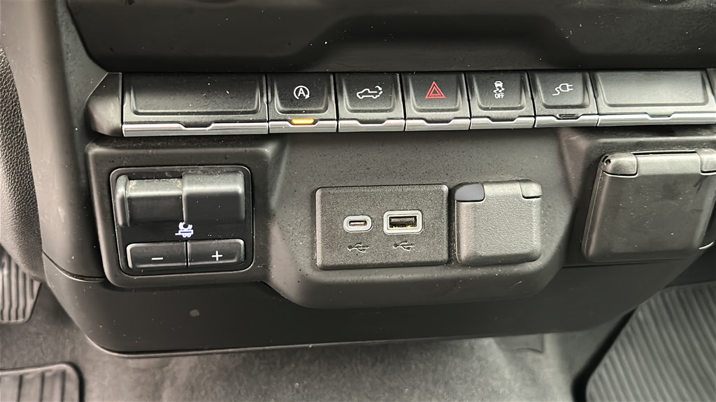 Used 2021 Chevrolet Silverado 1500 Custom AWD/4WD image 20