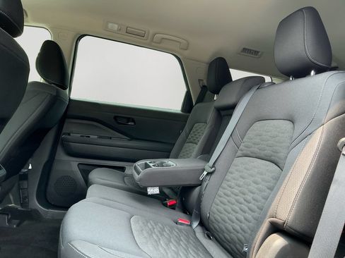Used 2025 Nissan Pathfinder SV AWD/4WD image 15