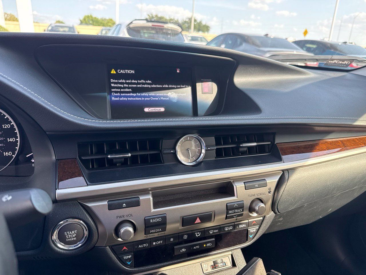 Used 2015 Lexus ES 350 w/ Premium Package FWD image 9