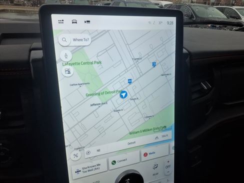 Used 2022 Ford Expedition Limited image 19