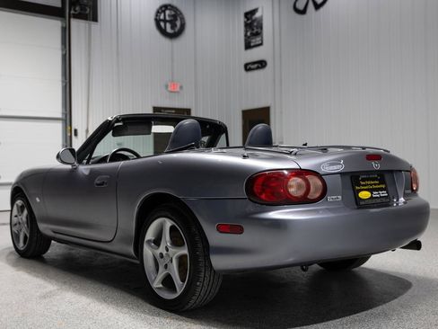 Used 2003 MAZDA MX-5 Miata image 5