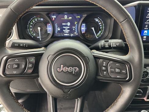 Used 2024 Jeep Wrangler Unlimited w/ Convenience Group AWD/4WD image 14