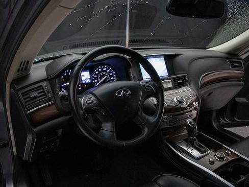 Used 2016 INFINITI Q70 3.7 w/ Deluxe Touring Package image 25