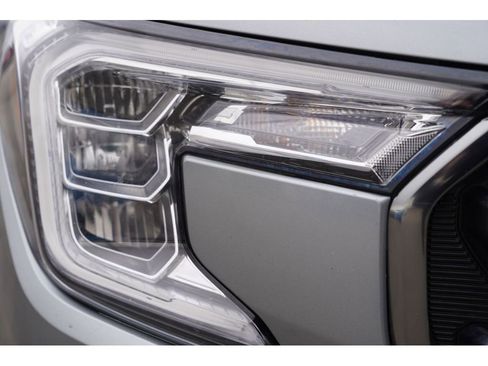 Used 2023 GMC Terrain AT4 image 8