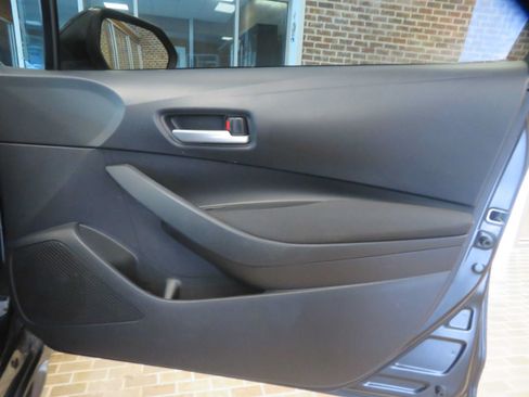Used 2021 Toyota Corolla LE FWD image 23