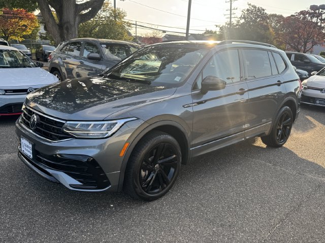 Used 2024 Volkswagen Tiguan SE R-Line AWD/4WD image 7