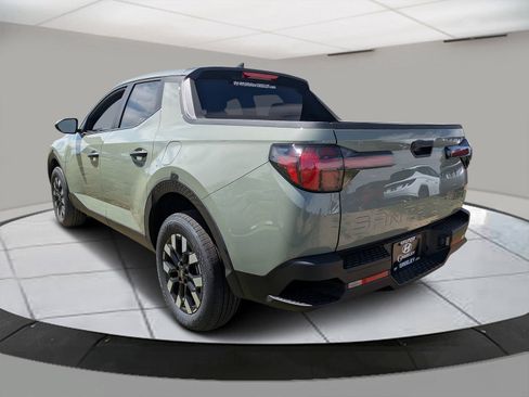 Certified 2025 Hyundai Santa Cruz SE FWD image 3