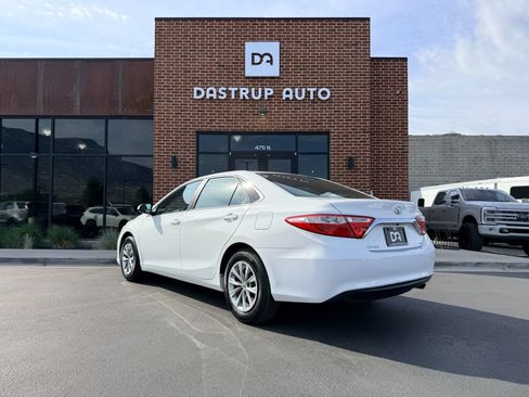 Used 2017 Toyota Camry LE FWD image 5