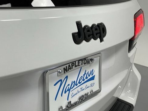 Used 2021 Jeep Grand Cherokee Freedom Edition image 8