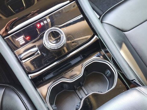 Used 2023 Jeep Grand Cherokee Limited w/ Black Appearance Package image 21