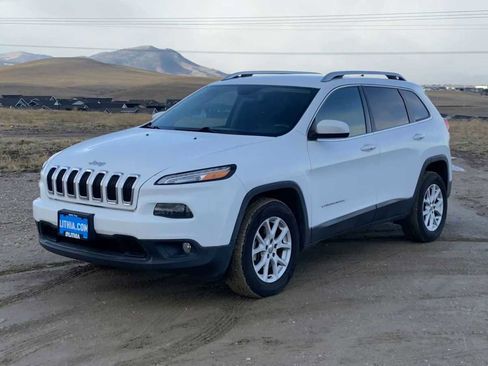 Used 2018 Jeep Cherokee Latitude image 4