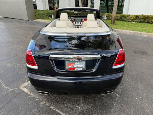 Used 2016 Rolls-Royce Dawn image 17