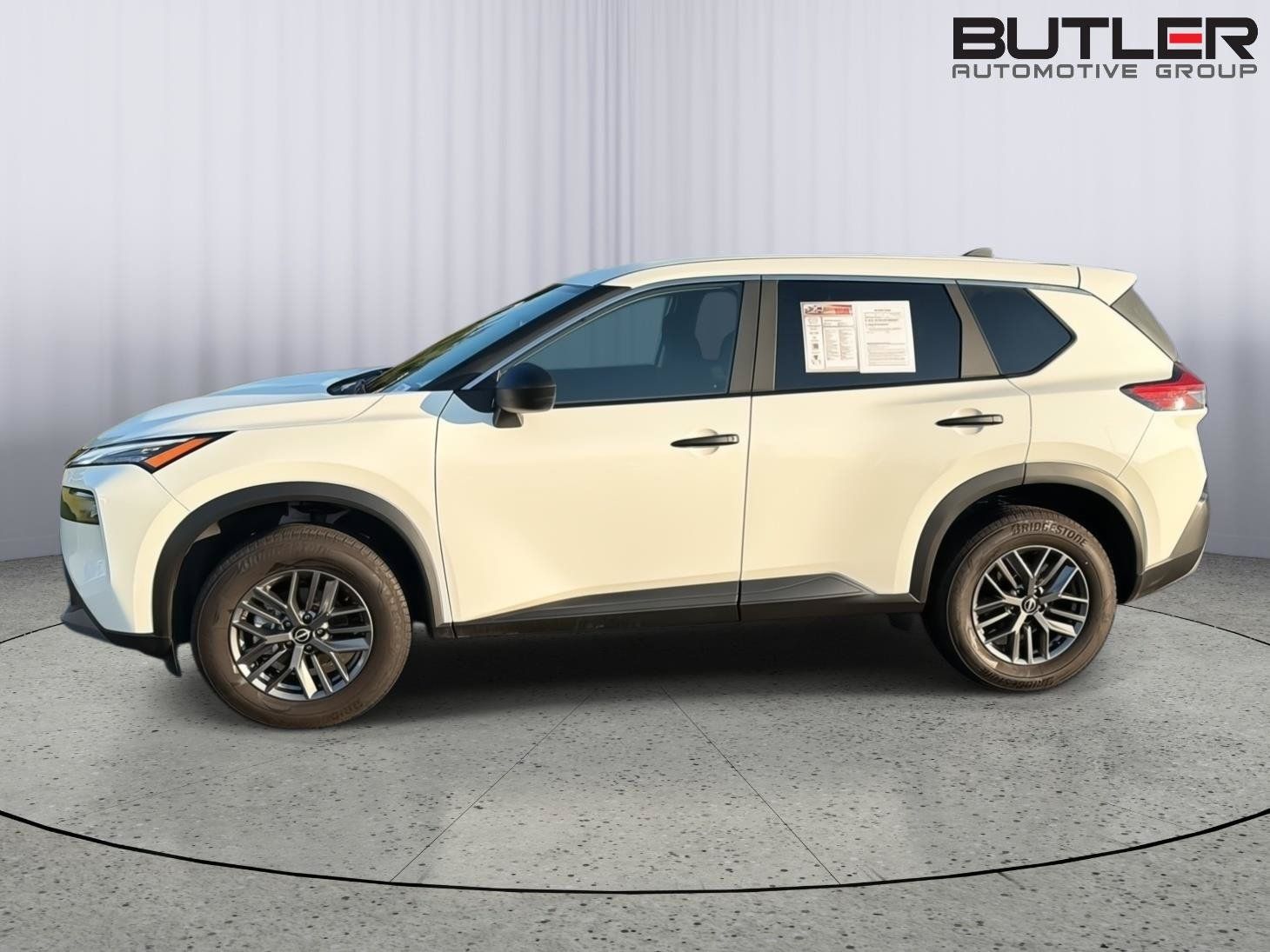 Used 2023 Nissan Rogue S FWD image 3