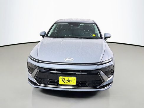 Used 2025 Hyundai Sonata SEL FWD image 2