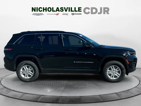 New 2025 Jeep Grand Cherokee Laredo w/ Luxury Tech Group I image 7