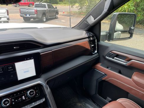 Used 2025 GMC Sierra 3500 Denali Ultimate AWD/4WD image 34