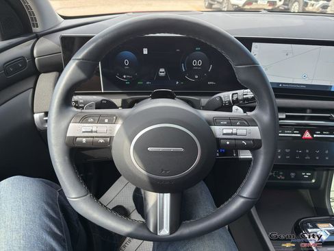 Used 2025 Hyundai Tucson Limited image 19