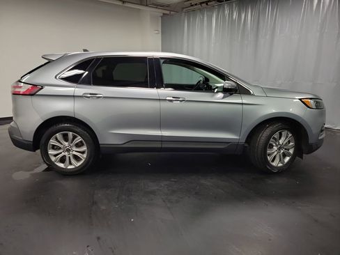 Used 2023 Ford Edge Titanium AWD/4WD image 9