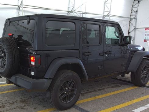 Used 2024 Jeep Wrangler Unlimited Sport AWD/4WD image 15