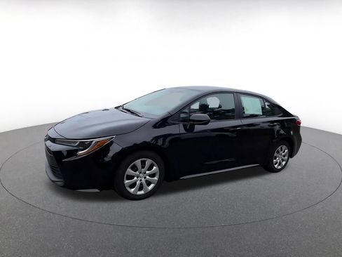 Used 2025 Toyota Corolla LE FWD image 8