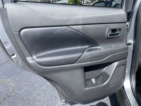 Used 2020 Mitsubishi Outlander SEL AWD/4WD image 21
